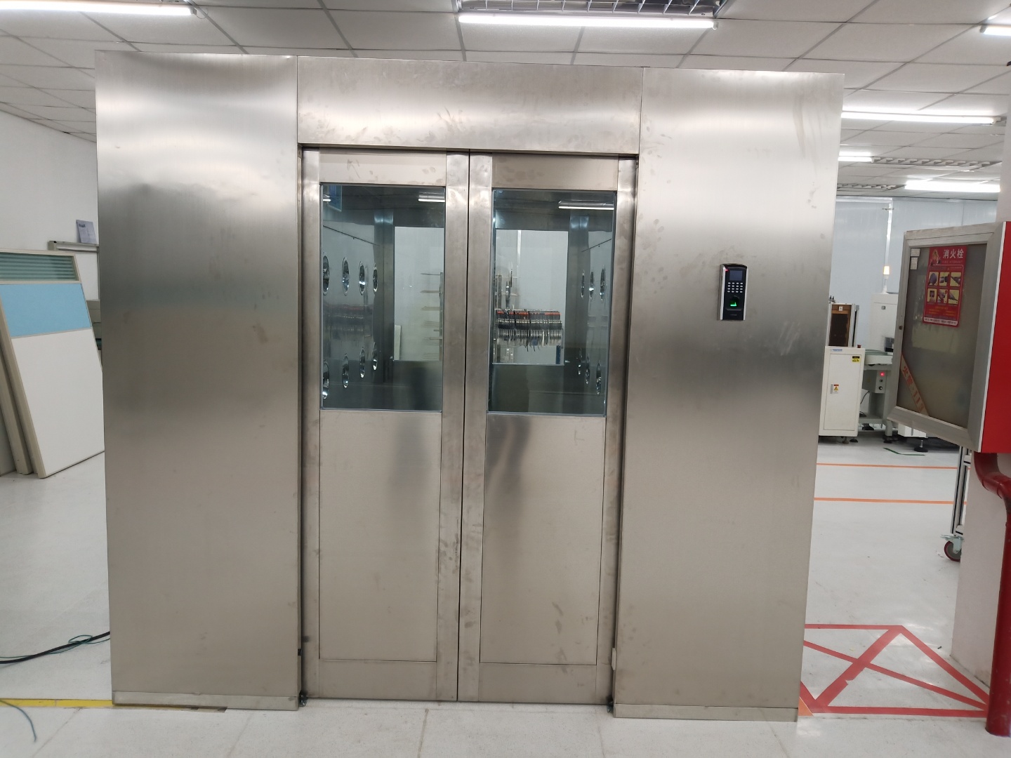 自動風淋房：風淋室設(shè)備質(zhì)量保證及安全技術(shù)措施包括哪些方面